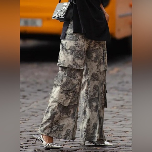 Multi Grey Euro Print With Pockets High Waisted Cargo Pants - Picture 9 of 9